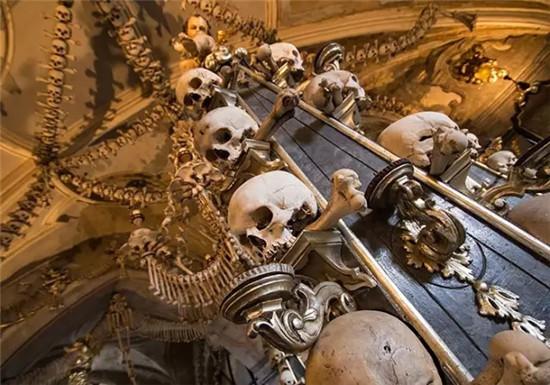 梅花社区:开展店面消防安全隐患排查-hth华体登录入口(图2) hth华体登录入口