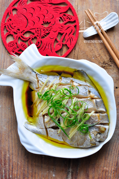 ‘hth华体登录入口’严陵社区与辖区内商铺签订消防安全责任书(图2) hth华体会