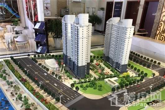 府东社区:迎新年关爱社会群体在行动:hth华体登录入口(图1) hth华体会