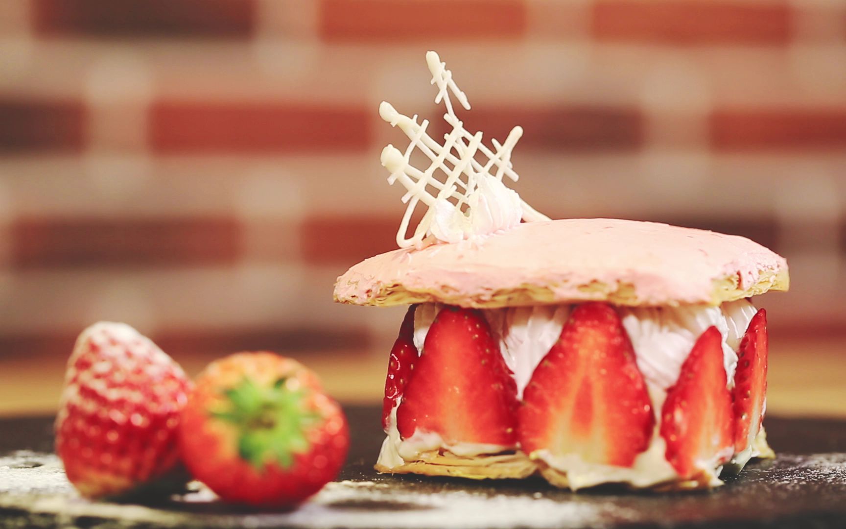 创意书雕:华丽的小世界“hth华体会”(图4) hth华体登录入口