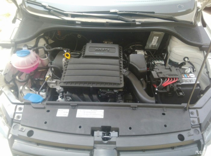 新安社区:学习重要文件精神,做合格社区干部|hth华体会(图1) hth华体会