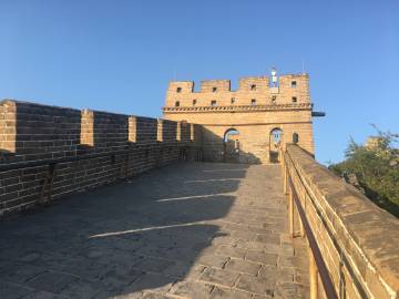 华严小学签订成都市区域教育联盟五校发展共同体协议|hth华体会(图2) hth华体会